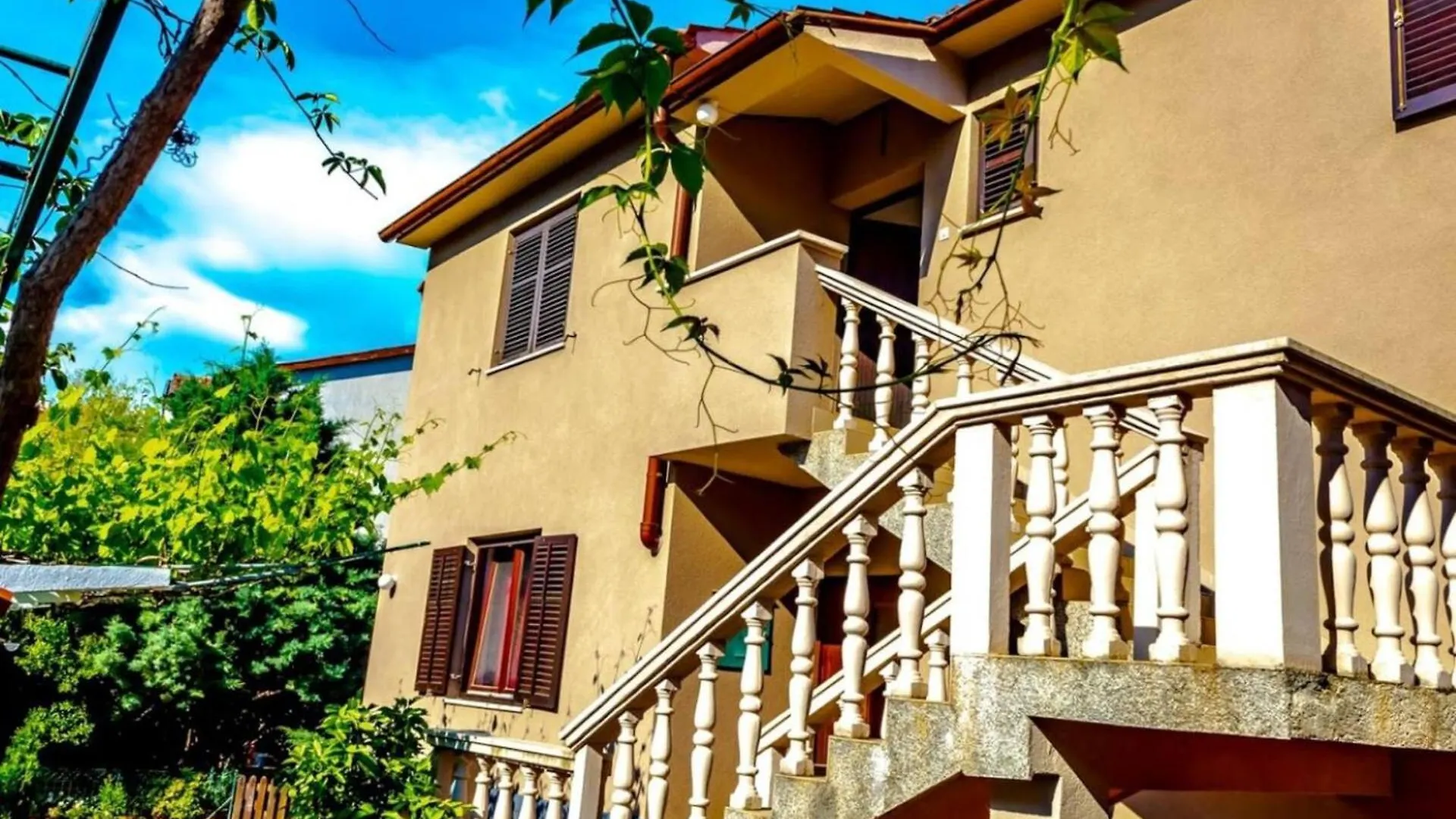 Guest house Comfort And Affordable Apartments Slavica Pula