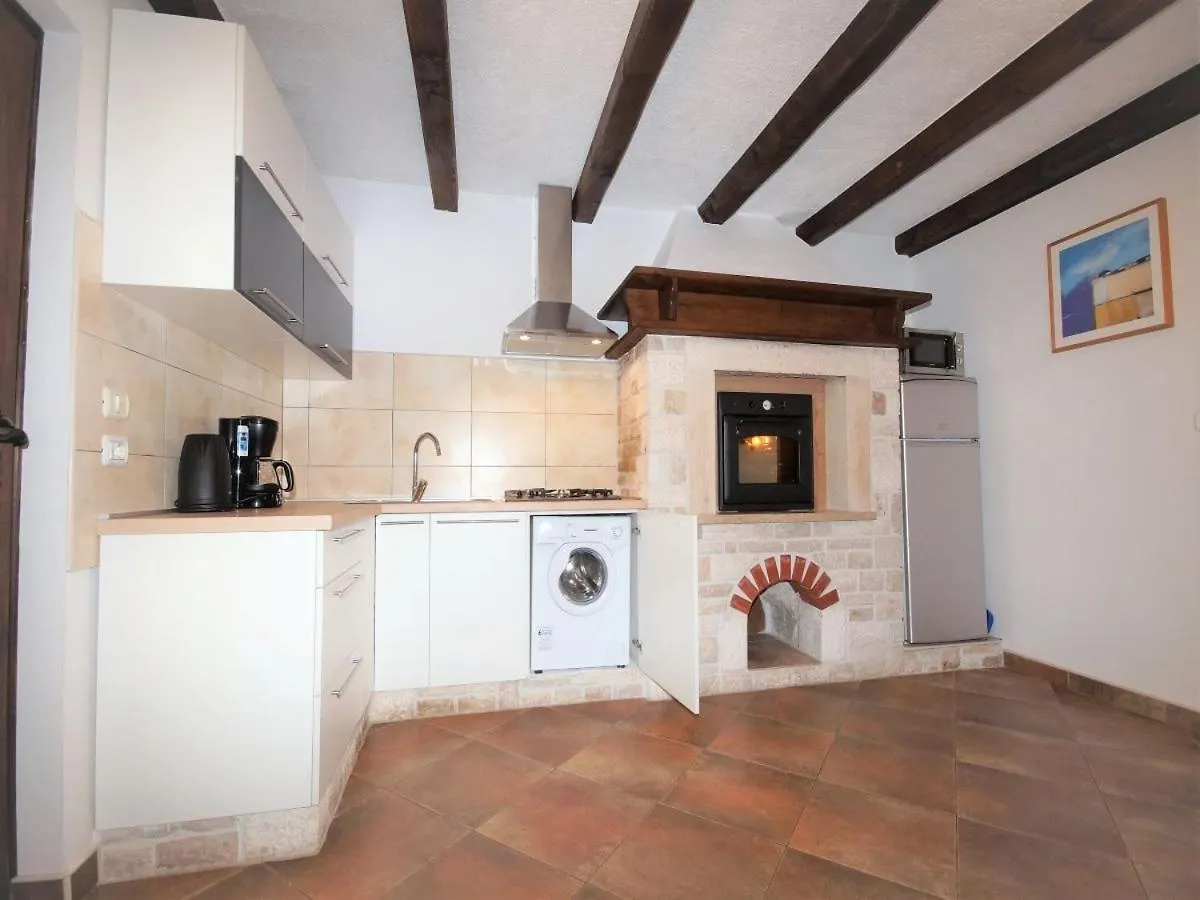Comfort And Affordable Apartments Slavica Pula 0*,  Croatia