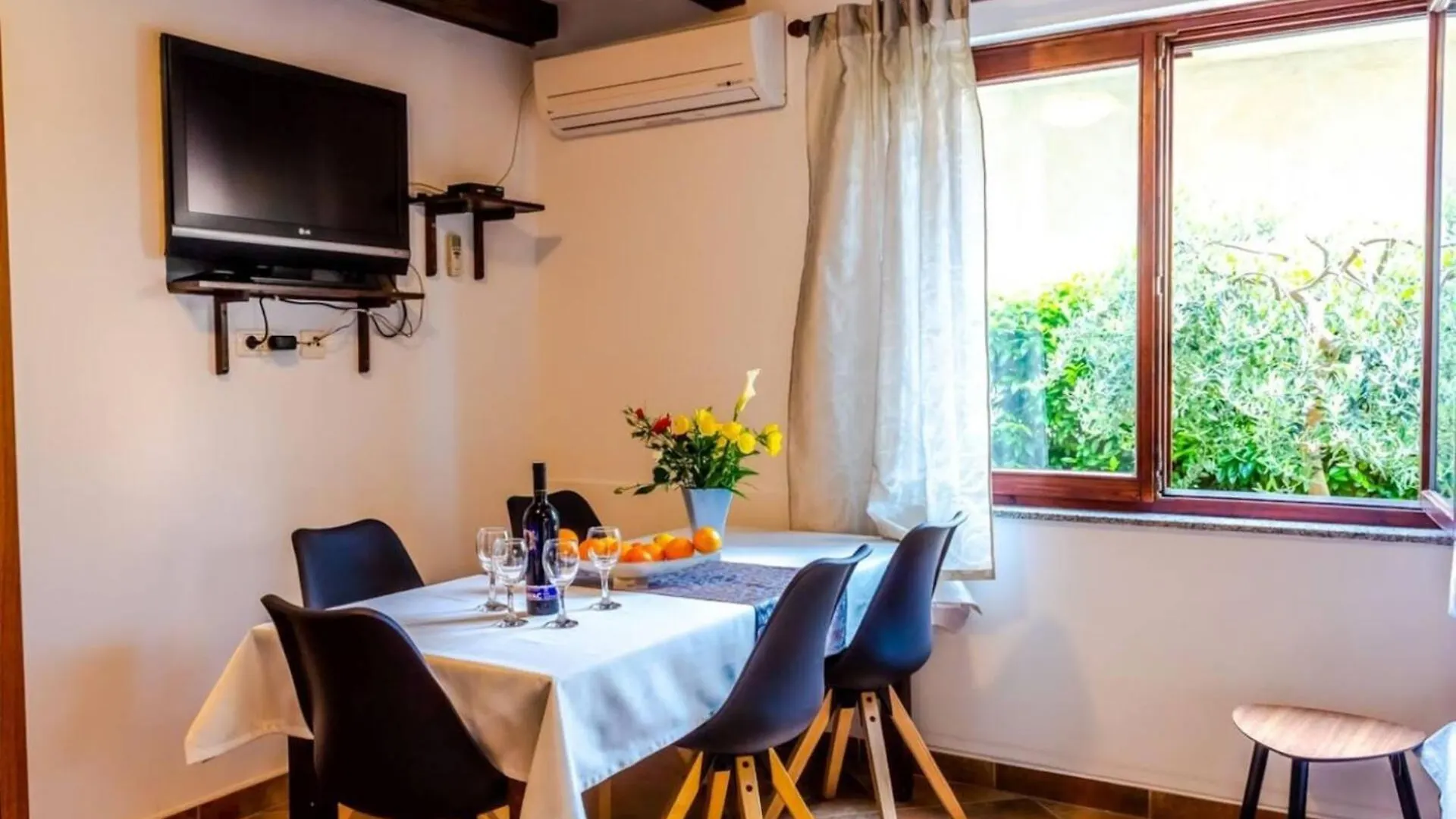 Guest house Comfort And Affordable Apartments Slavica Pula