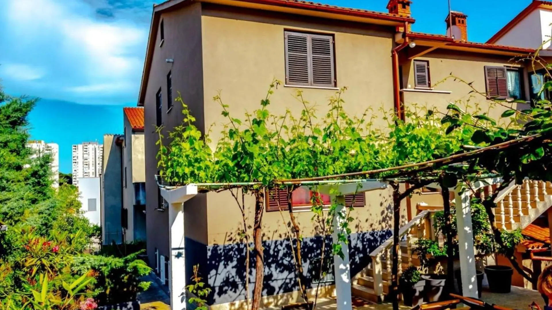 Guest house Comfort And Affordable Apartments Slavica Pula Croatia